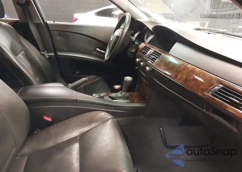 2007 BMW 530Xi из США, поврежденный, VIN WBANF73517CU24541